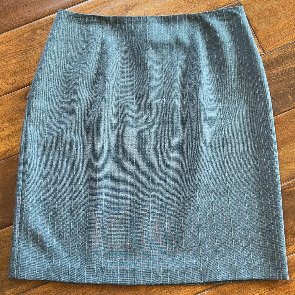 GRAY AND WHITE STRIPED SKIRT